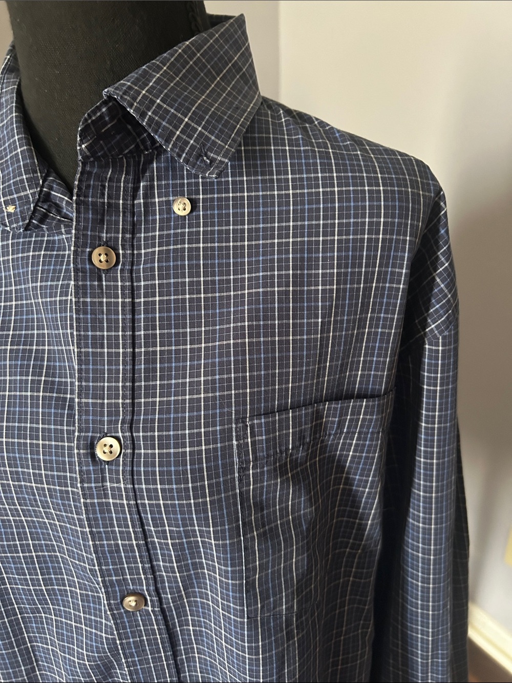 Van Heusen Men Classic Blue Plaid Long-Sleeve Shirt Size Large (16-16 1/2) - Picture 2 of 3
